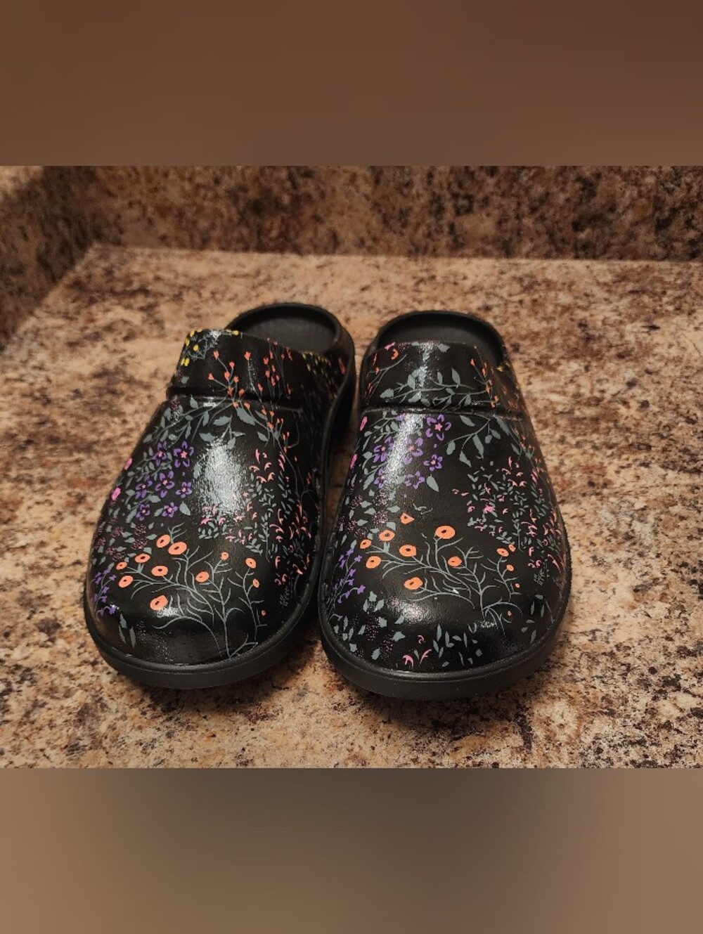 OOFOS Black Floral Recovery Clogs Mules Shoes Women Size 10 Men Size 8